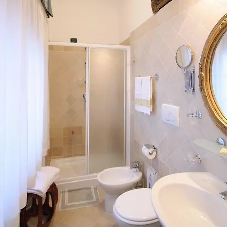 Berna Hotell 2*